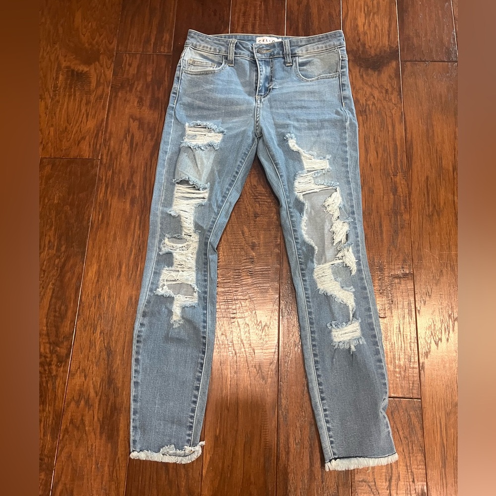 Cello distressed skinny crop